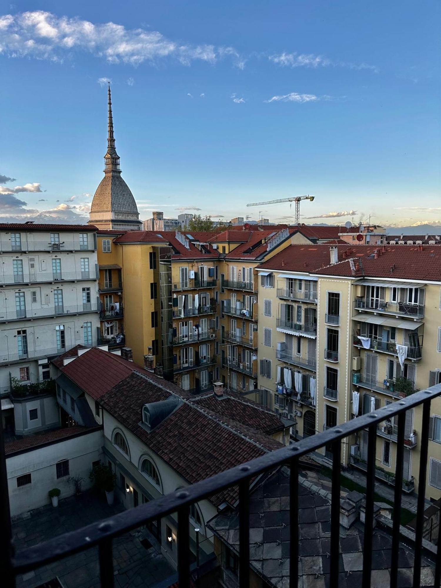 Le Finestre Sulla Mole Apartment Torino Exterior foto