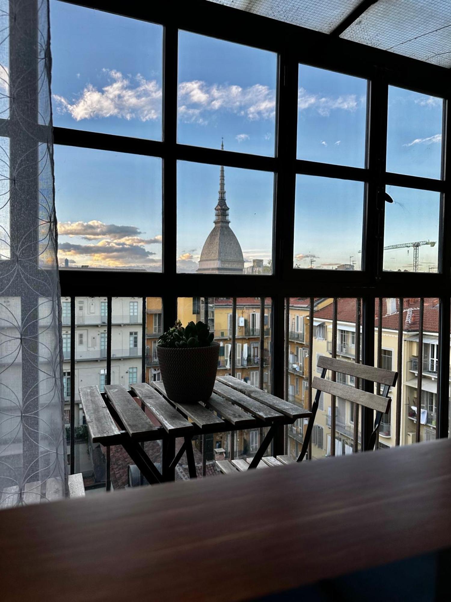 Le Finestre Sulla Mole Apartment Torino Exterior foto