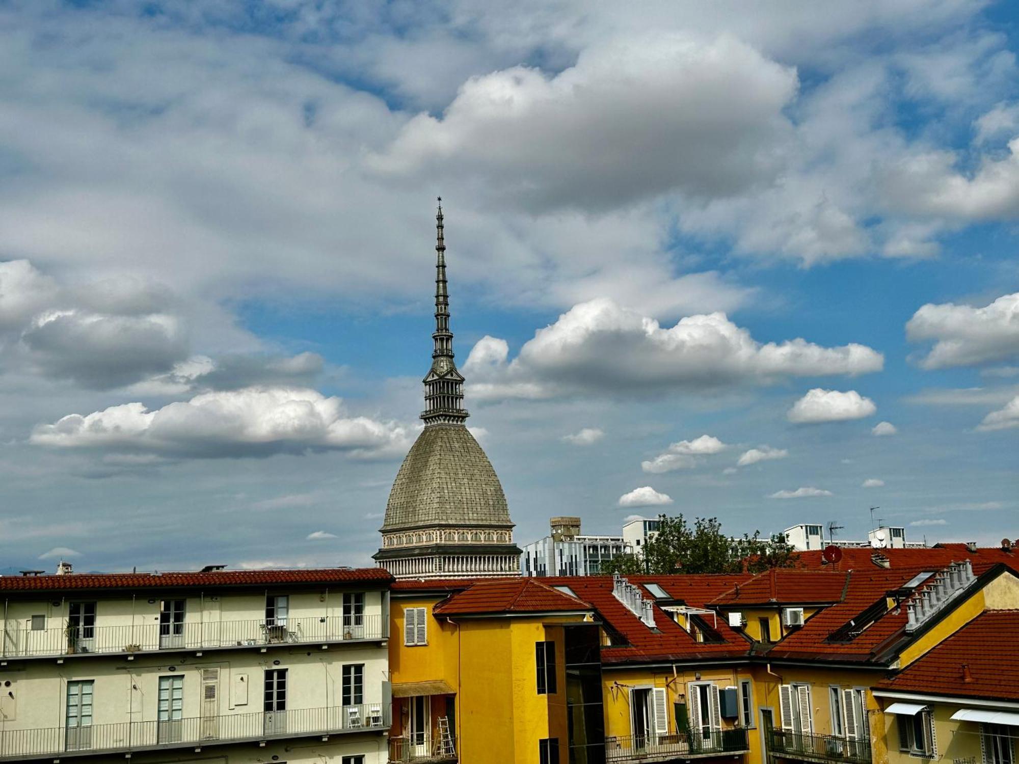 Le Finestre Sulla Mole Apartment Torino Exterior foto